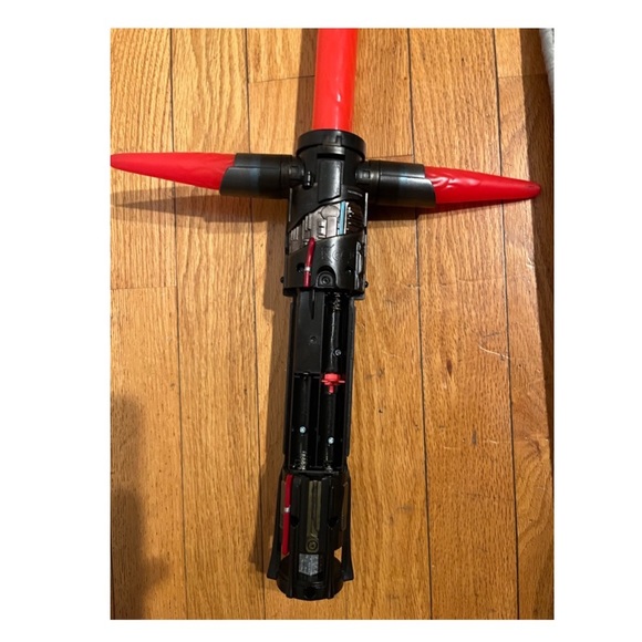 Disney Star Wars The Force Awakens Kylo Ren Electronic Lightsaber Exclusive Toy - Picture 4 of 5
